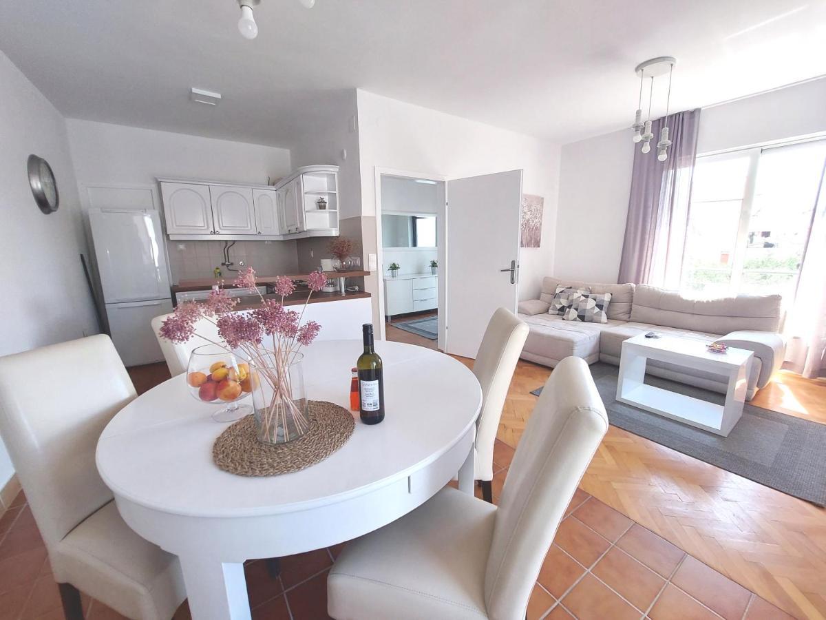 Gulin Apartments Vodice Exterior foto